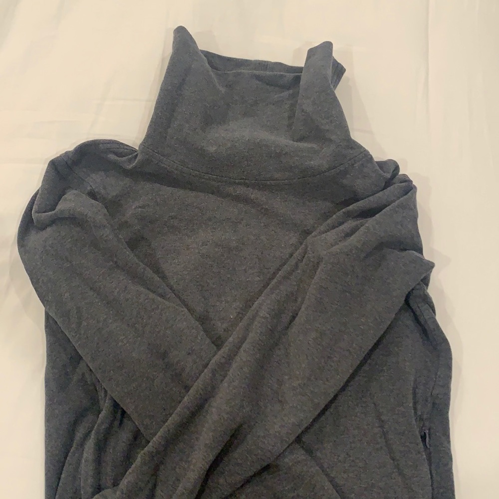 GREY LULULEMON ROLL NECK SWEATER